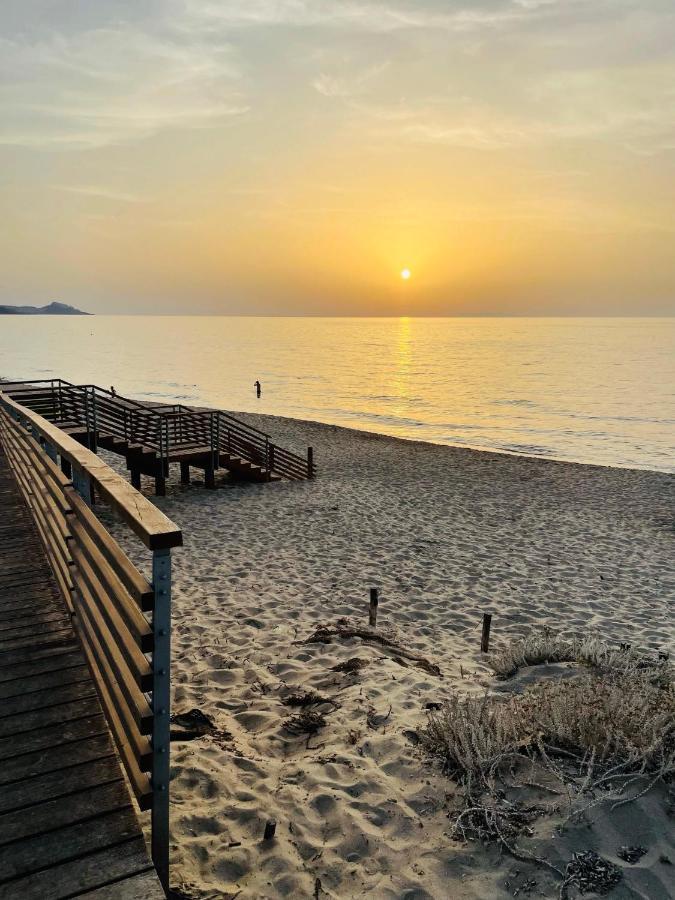 Zaffiro Casa Vacanze Al Mare 瓦雷多利亚 外观 照片